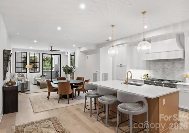 Photo 3 of Condo for sale at 409 Queens Rd #204, Charlotte, NC 28207 | MLS# 4408118 | Listing updated on 2026-09-29