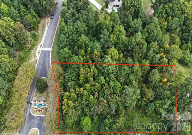 2nd image of 8335 Victoria Lake Dr, Waxhaw, NC 28173 | MLS# 4408132