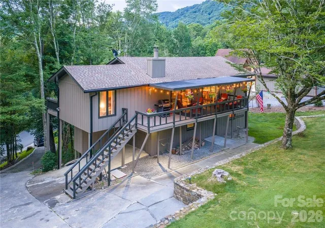 Photo 5 of Single family home for sale at 107 Grassy Gap Loop Rd, Beech Mountain, NC 28604 | MLS# 4408142 | Listing updated on 2026-07-28