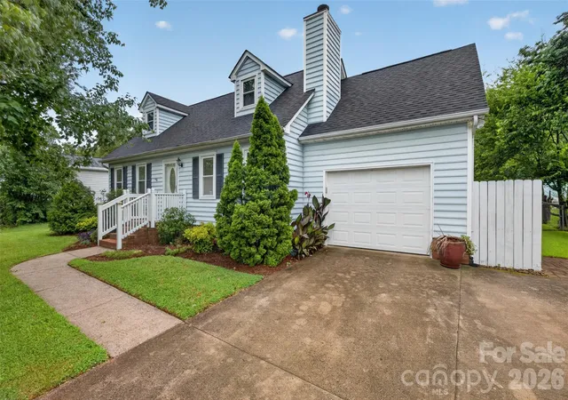 Photo 3 of Single family home for sale at 3550 Farm Lake Dr Sw, Concord, NC 28027 | MLS# 4408143 | Listing updated on 2026-09-02