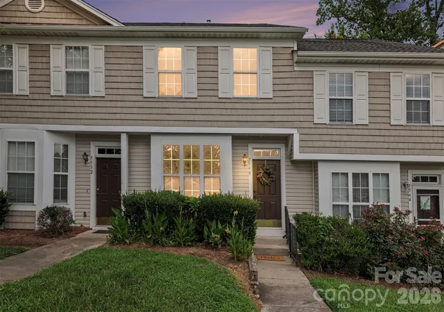 Photo 2 of Townhouse for sale at 7548 Silver Arrow Dr, Charlotte, NC 28273 | MLS# 4408146 | Listing updated on 2026-10-06