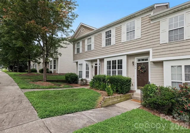 Photo 3 of Townhouse for sale at 7548 Silver Arrow Dr, Charlotte, NC 28273 | MLS# 4408146 | Listing updated on 2026-10-06