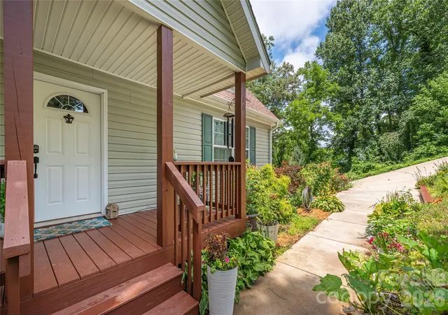 2nd image of 10 E Rolling Acres Dr, Weaverville, NC 28787 | MLS# 4408170