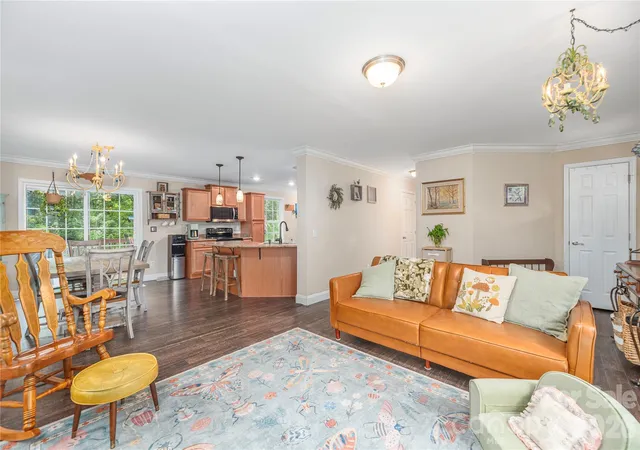 5th image of 10 E Rolling Acres Dr, Weaverville, NC 28787 | MLS# 4408170