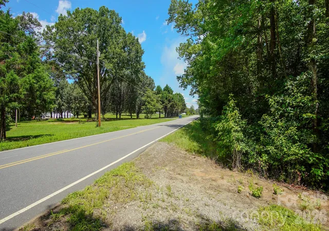 3rd image of 5018 Grassy Creek Rd, Denver, NC 28037 | MLS# 4408180