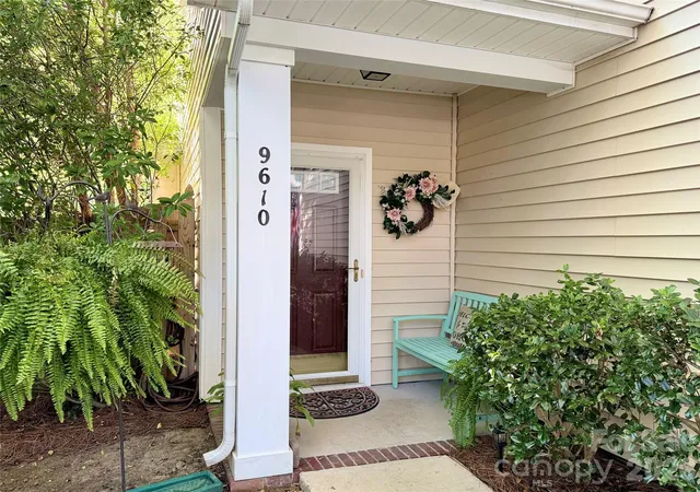 3rd image of 9610 Corbett Square Ln, Charlotte, NC 28214 | MLS# 4408193