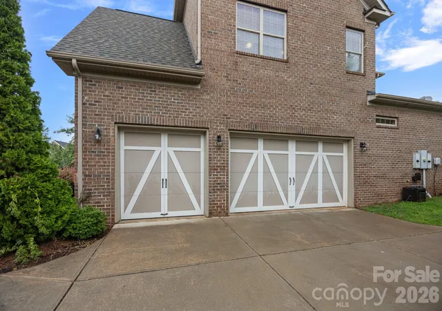 Photo 3 of Sale Pending at 8211 Caesars Head Dr, Waxhaw, NC 28173 | MLS# 4408223 | Listing updated on 2026-09-06