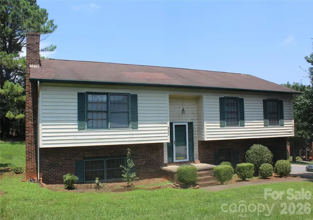 1st image of 205 Inglewood Dr, Morganton, NC 28655 | MLS# 4408231