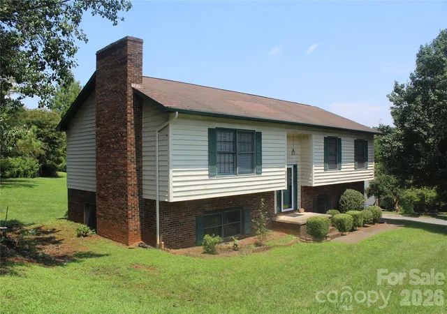 2nd image of 205 Inglewood Dr, Morganton, NC 28655 | MLS# 4408231