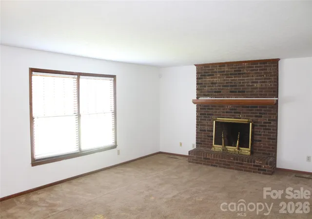 Photo 4 of Single family home for sale at 205 Inglewood Dr, Morganton, NC 28655 | MLS# 4408231 | Listing updated on 2026-07-31
