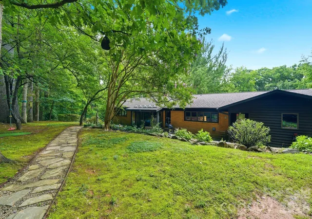 Photo 3 of Single family home for sale at 515 Dogwood Ln, Belmont, NC 28012 | MLS# 4408248 | Listing updated on 2026-09-23