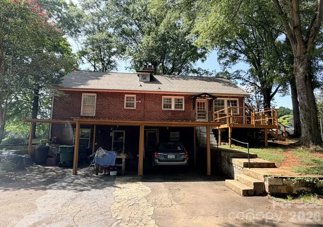 2nd image of 737 W C St, Newton, NC 28658 | MLS# 4408266