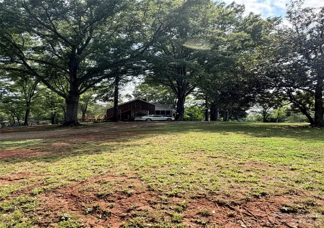 Photo 3 of Single family home for sale at 737 W C St, Newton, NC 28658 | MLS# 4408266 | Listing updated on 2026-07-29