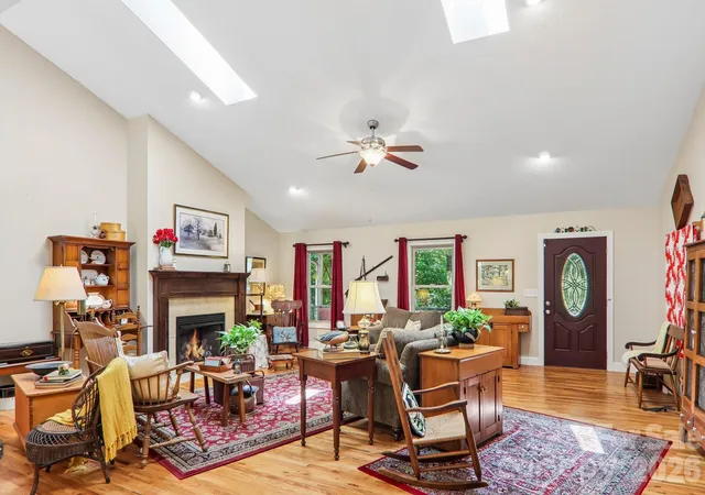4th image of 25 Arnie Dr, Etowah, NC 28729 | MLS# 4408275