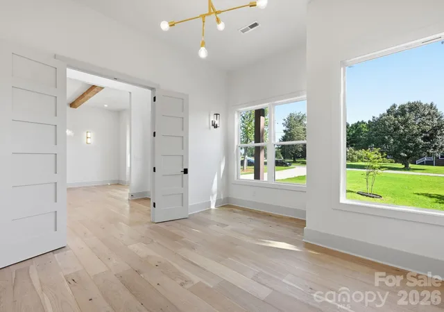Photo 3 of Single family home for sale at 124 Clipper Ln, Mooresville, NC 28117 | MLS# 4408282 | Listing updated on 2026-09-23
