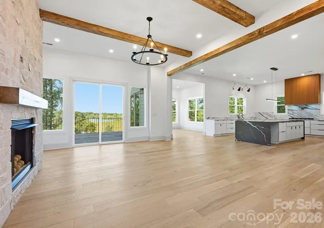 Photo 4 of Single family home for sale at 124 Clipper Ln, Mooresville, NC 28117 | MLS# 4408282 | Listing updated on 2026-09-23