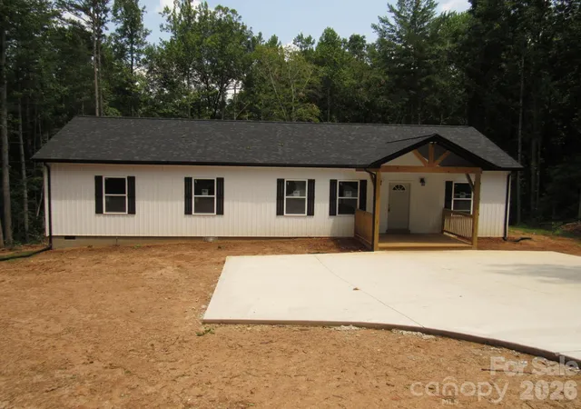 1st image of 92 Saint Charles Ct, Hickory, NC 28601 | MLS# 4408286