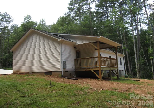 Photo 3 of Single family home for sale at 92 Saint Charles Ct, Hickory, NC 28601 | MLS# 4408286 | Listing updated on 2026-08-06
