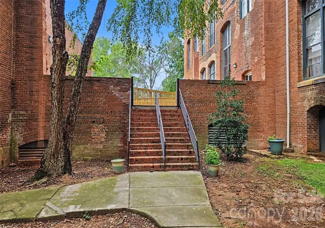 Listing Photo 2 - Condo for sale in building located at 201 S Hoskins Rd, Charlotte, NC 28208 - Unit #316