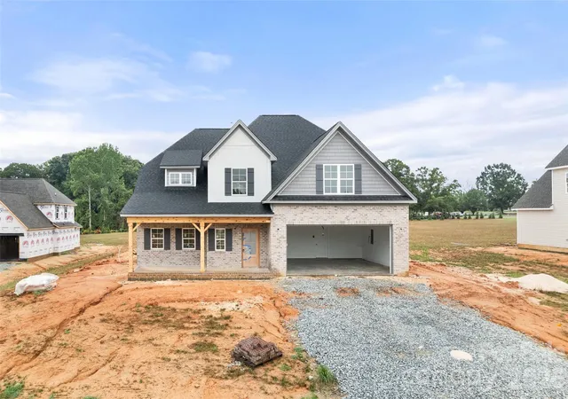 Photo 2 of Sale Pending at 154 Canton Dr, Lexington, NC 27295 | MLS# 4408293 | Listing updated on 2026-08-01