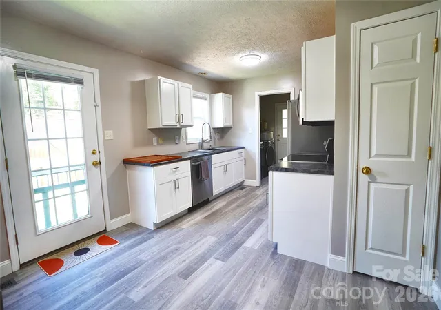 Photo 4 of Single family home for sale at 43 Moore Ave, Asheville, NC 28806 | MLS# 4408309 | Listing updated on 2026-09-26