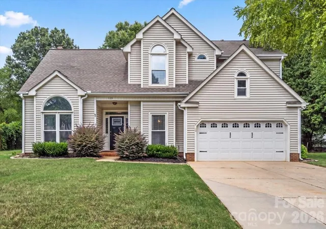 Photo 2 of Single family home for sale at 123 Southhaven Dr, Mooresville, NC 28117 | MLS# 4408328 | Listing updated on 2026-09-27