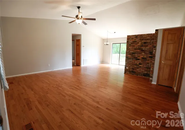 Photo 2 of Single family home for sale at 5516 Brookwood Ln, Hickory, NC 28602 | MLS# 4408343 | Listing updated on 2026-09-22