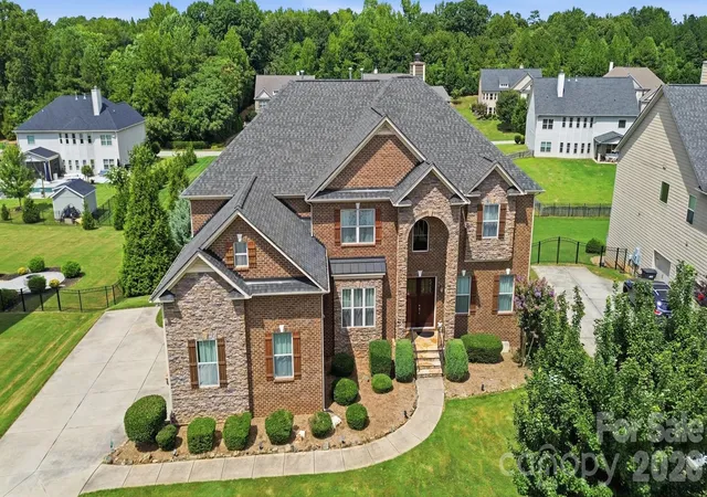Photo 1 of Mansion for sale at 5104 Brynmar Dr, Waxhaw, NC 28173 | MLS# 4408350 | Listing updated on 2026-10-01