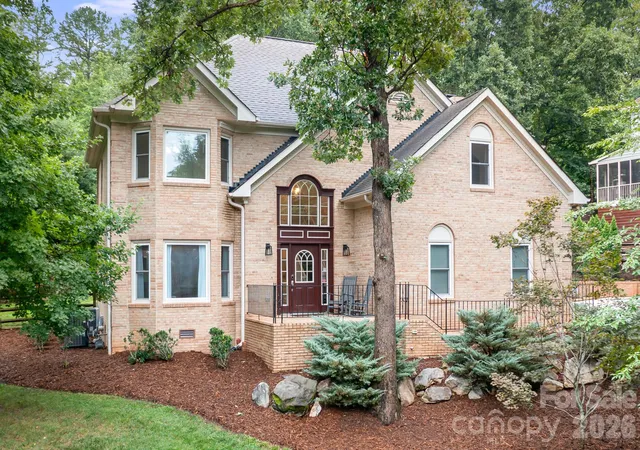 Photo 1 of Single family home for sale at 7048 Mariners Ct, Fort Mill, SC 29708 | MLS# 4408357 | Listing updated on 2026-08-31
