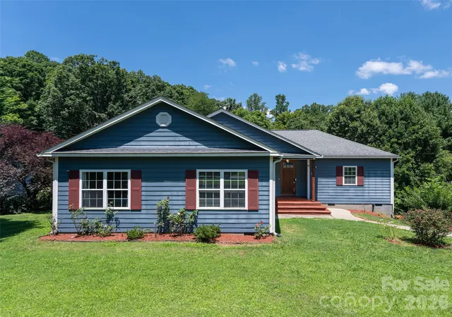Photo 2 of Single family home for sale at 10 Ashe Rd, Candler, NC 28715 | MLS# 4408371 | Listing updated on 2026-09-27
