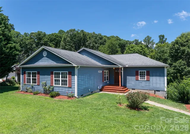 Photo 4 of Single family home for sale at 10 Ashe Rd, Candler, NC 28715 | MLS# 4408371 | Listing updated on 2026-09-27