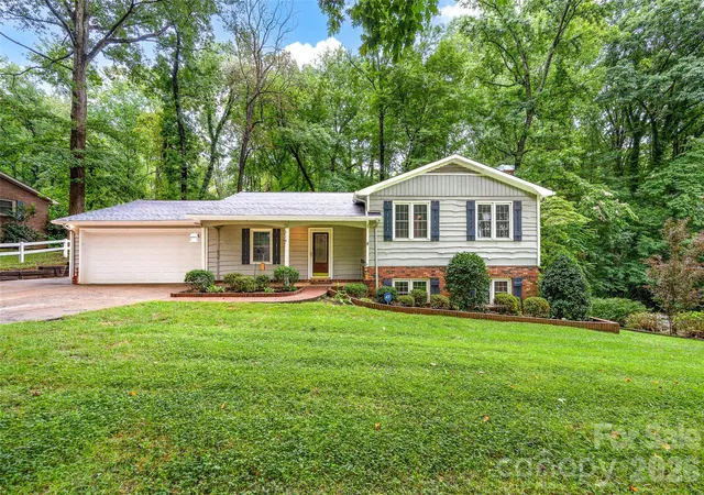 Photo 1 of Single family home for sale at 2602 Shearer Dr, Statesville, NC 28625 | MLS# 4408375 | Listing updated on 2026-09-04