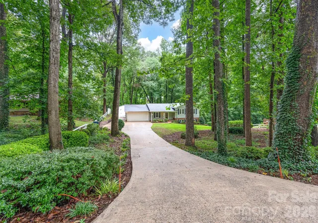 Photo 2 of Single family home for sale at 2602 Shearer Dr, Statesville, NC 28625 | MLS# 4408375 | Listing updated on 2026-09-04