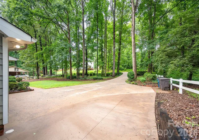 Photo 3 of Single family home for sale at 2602 Shearer Dr, Statesville, NC 28625 | MLS# 4408375 | Listing updated on 2026-09-04