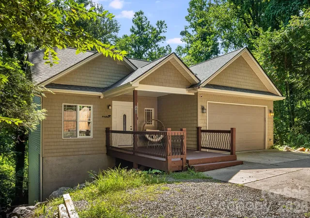 2nd image of 28 Greenbriar Rd, Black Mountain, NC 28711 | MLS# 4408381
