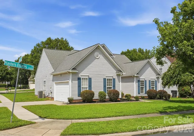 2nd image of 12003 Planters Estates Dr, Charlotte, NC 28278 | MLS# 4408406