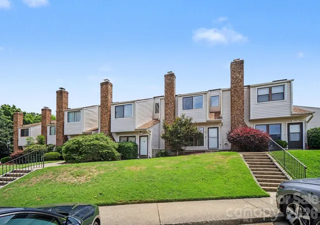 Photo 1 of Townhouse for sale at 11009 Carmel Xing Rd, Charlotte, NC 28226 | MLS# 4408434 | Listing updated on 2026-09-05