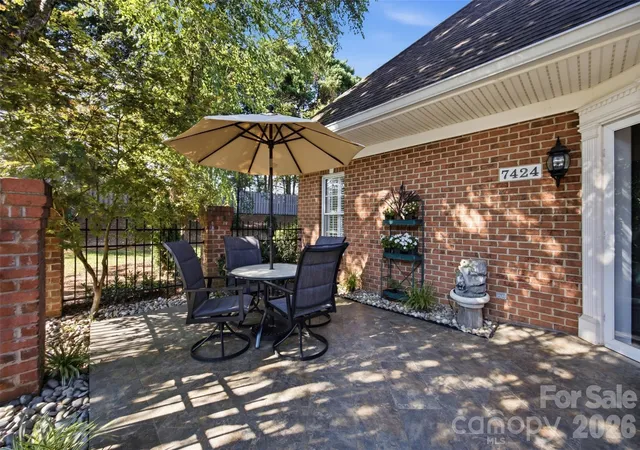Photo 4 of Condo for sale at 7424 Hurstbourne Green Dr, Charlotte, NC 28277 | MLS# 4408440 | Listing updated on 2026-10-21