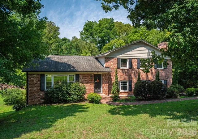 2nd image of 304 Windsor Dr, Shelby, NC 28150 | MLS# 4408450