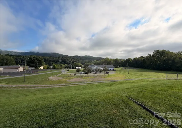 2nd image of 175 Hampshire Dr, Waynesville, NC 28786 | MLS# 4408453