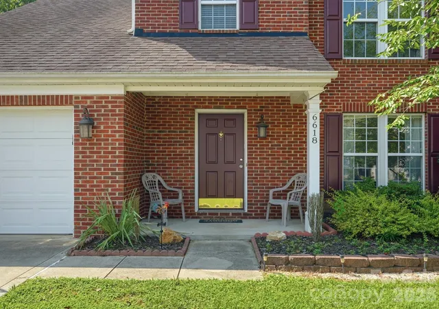 Photo 3 of Single family home for sale at 6618 Courtland St, Indian Trail, NC 28079 | MLS# 4408466 | Listing updated on 2026-10-02
