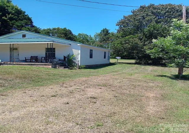 Photo 3 of Single family home for sale at 303 Lily St, Shelby, NC 28152 | MLS# 4408468 | Listing updated on 2026-08-18