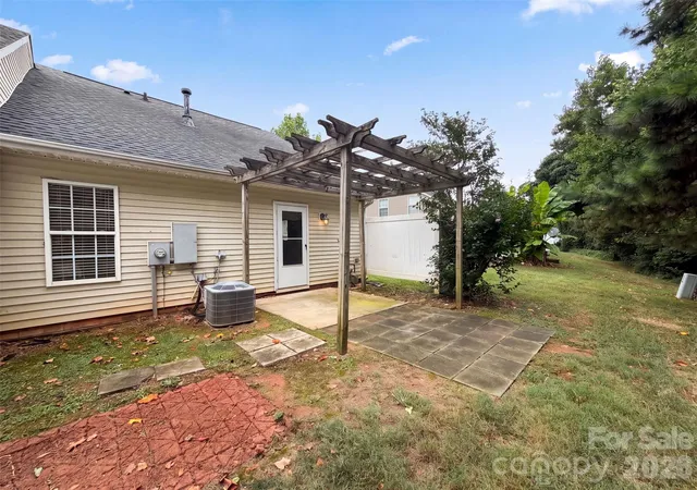 image of 946 Olde Towne Wy, Rock Hill, SC 29732 | MLS# 4408470