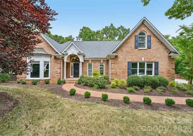 Photo 1 of Single family home for sale at 5609 Camilla Dr, Charlotte, NC 28226 | MLS# 4408477 | Listing updated on 2026-10-08