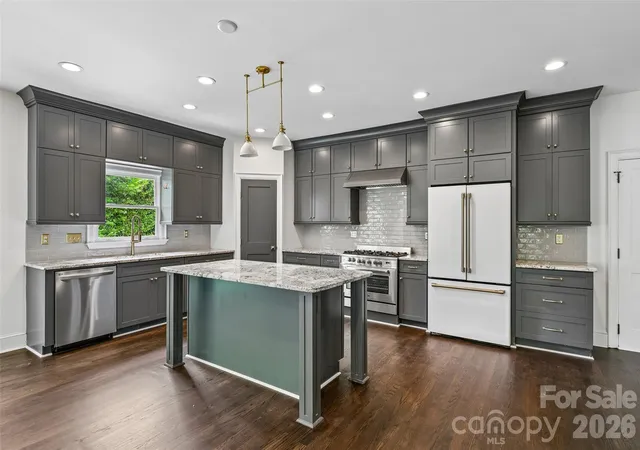 Photo 2 of Single family home for sale at 5609 Camilla Dr, Charlotte, NC 28226 | MLS# 4408477 | Listing updated on 2026-10-08
