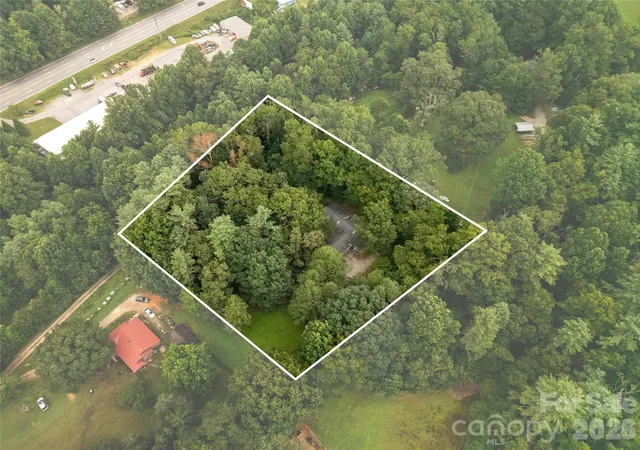 Photo 3 of Single family home for sale at 149 Tucked In Ln, Brevard, NC 28712 | MLS# 4408494 | Listing updated on 2026-08-04