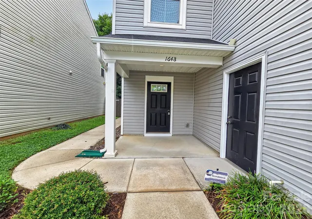 Photo 3 of Single family home for sale at 1648 Hooper Ct, Charlotte, NC 28212 | MLS# 4408501 | Listing updated on 2026-10-29