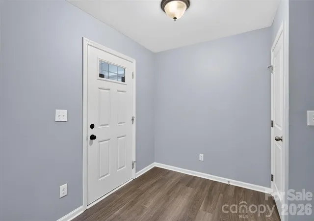 Photo 4 of Single family home for sale at 1648 Hooper Ct, Charlotte, NC 28212 | MLS# 4408501 | Listing updated on 2026-10-29