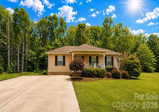 Photo 1 of Single family home for sale at 5228 Crane Point Dr, Charlotte, NC 28227 | MLS# 4408509 | Listing updated on 2026-10-05