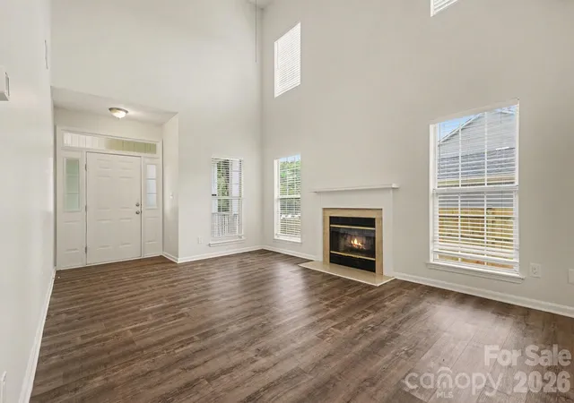 Photo 4 of Single family home for sale at 16034 Farmall Dr, Huntersville, NC 28078 | MLS# 4408520 | Listing updated on 2026-10-08